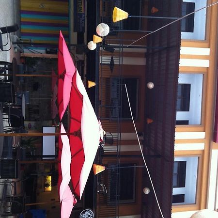 Hotel Paramount Biringkanya Luaran gambar