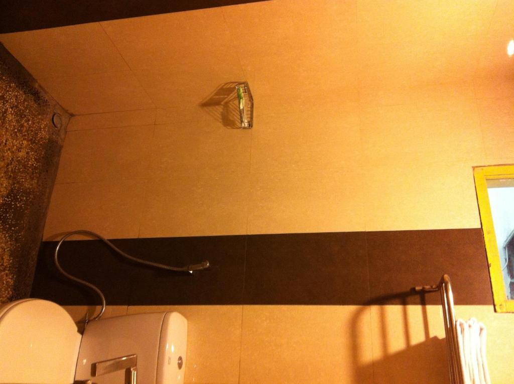 Hotel Paramount Biringkanya Bilik gambar