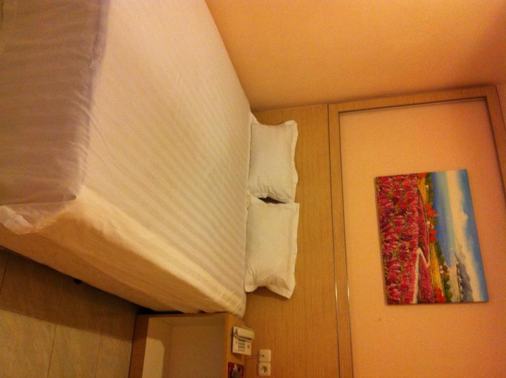 Hotel Paramount Biringkanya Bilik gambar