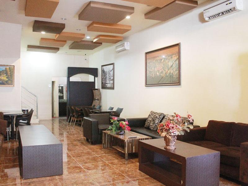 Hotel Paramount Biringkanya Luaran gambar